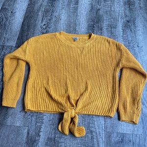 Mustard sweater🌞